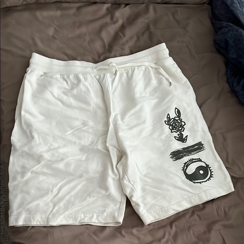 Ed Sheeran size L Men's Shorts cream colored